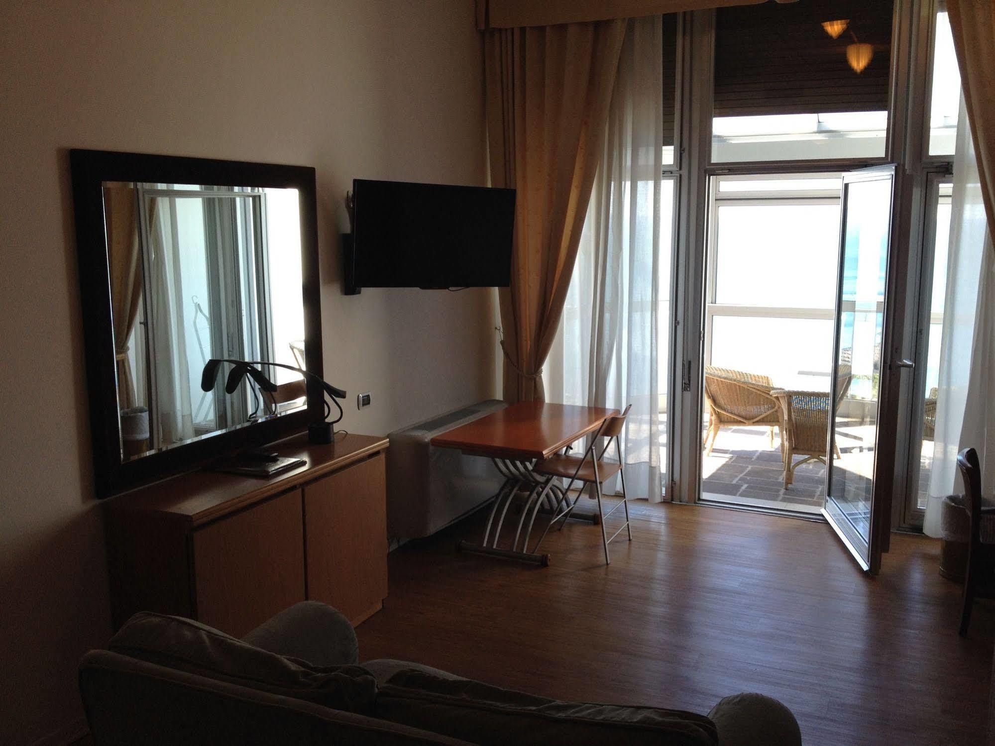 Maximilians Residence Trieste Exterior foto